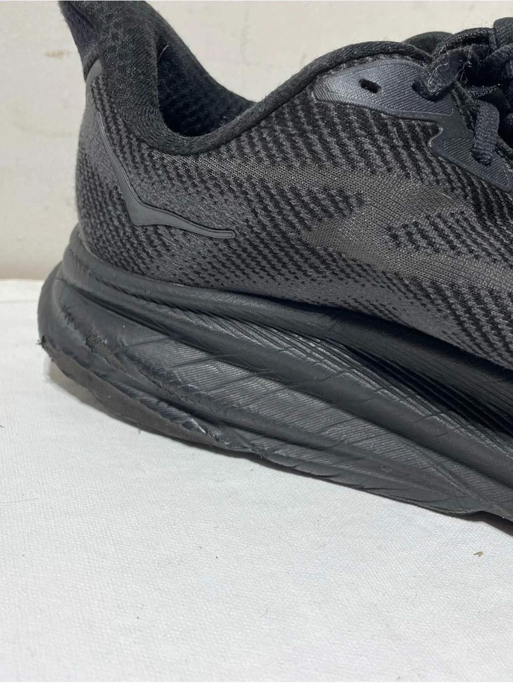 HOKA Clifton 9 Running Shoes Mens 9.5 2E Wide Triple Black 1132210 BBLC